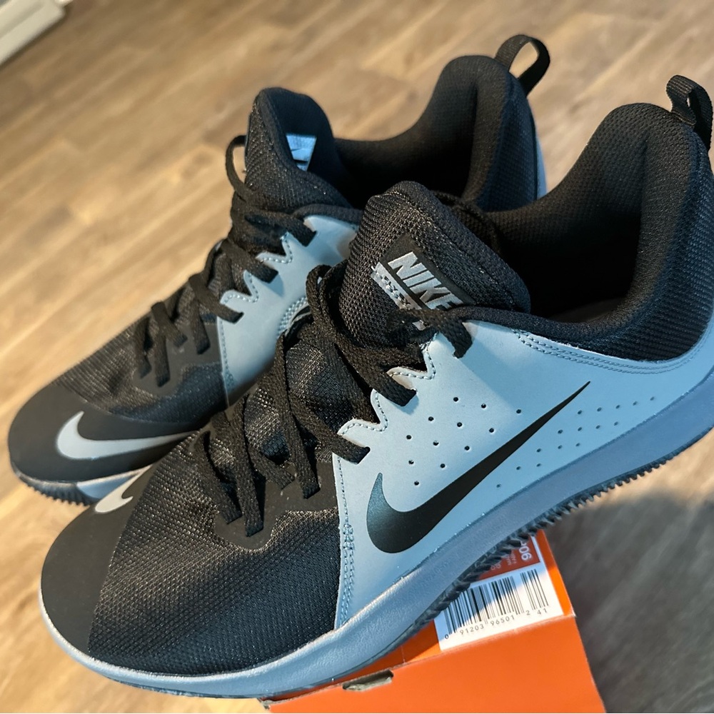 Nike FLY BY LOW, Men’s sz 9.5